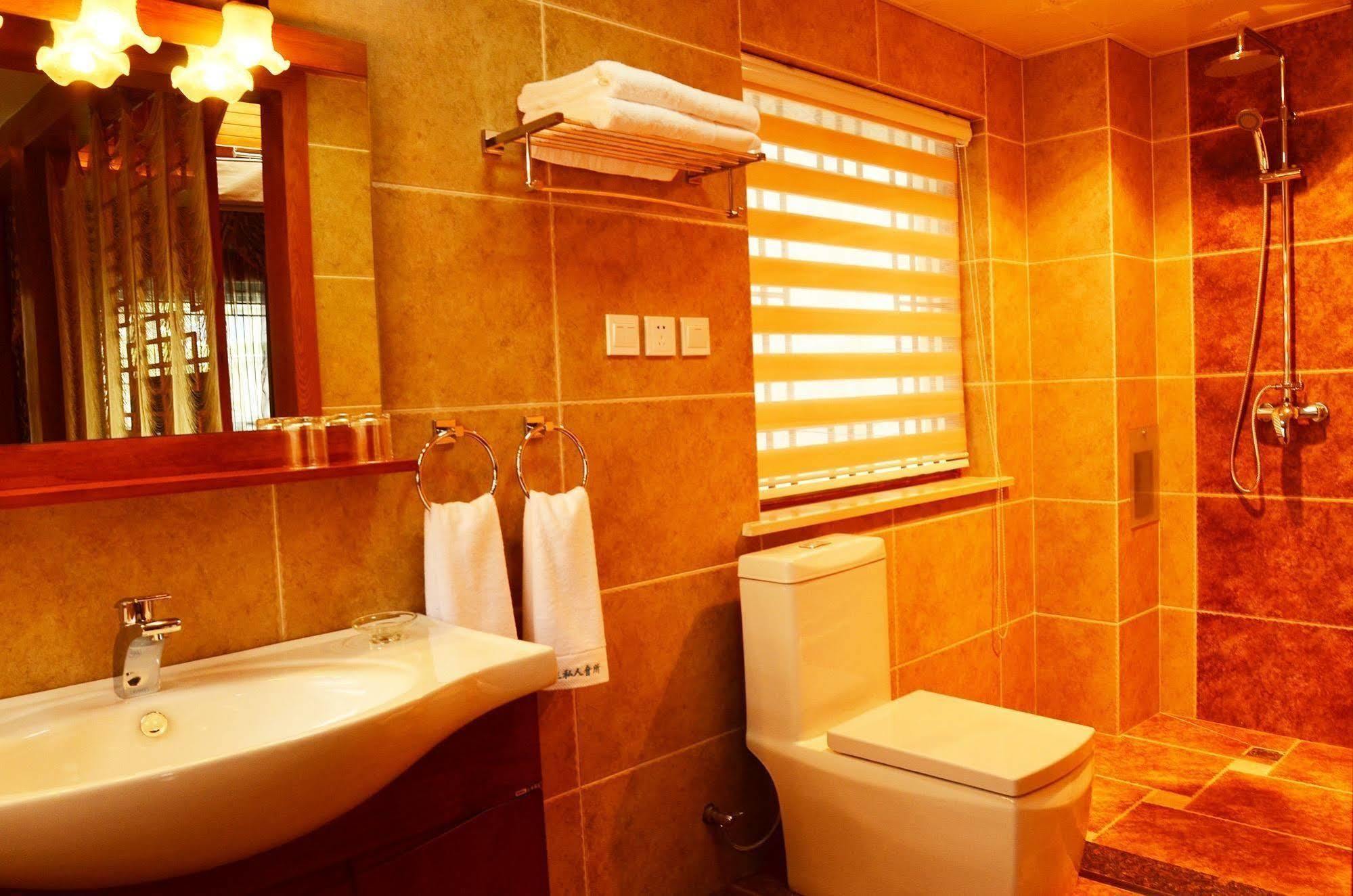 Lijiang Overseas Club Hotell Eksteriør bilde